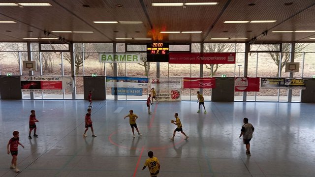 D holt Auswärtssieg nach chaotischem Spiel in Bettringen