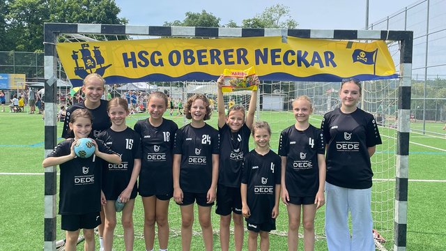15er Mädels spielen beim TBU Turnier